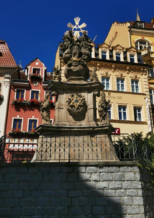 Appartamento Ubytovani Ester - Utulny Byt V Lazenskem Centru Karlovych Varu Se Zahradkou Karlovy Vary Esterno foto